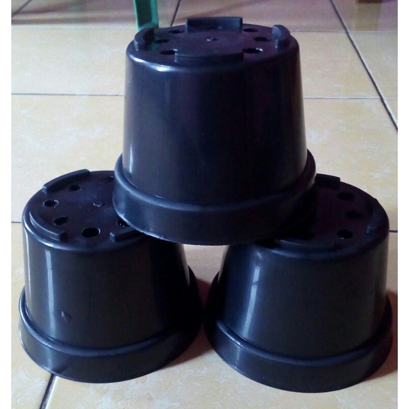 pot bunga hitam ukuran 15,17,20 (perlusin)