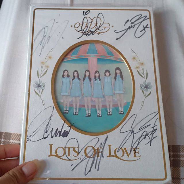 GFRIEND LOTS OF LOVE SIGNED BY ALL MEMBER (MWAVE SIGNED) album gfriend