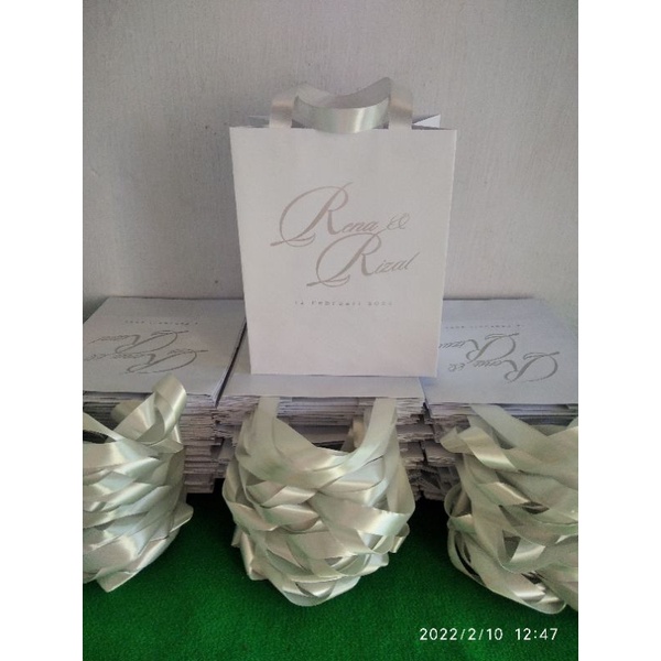 

paperbag glossy 18x12x22