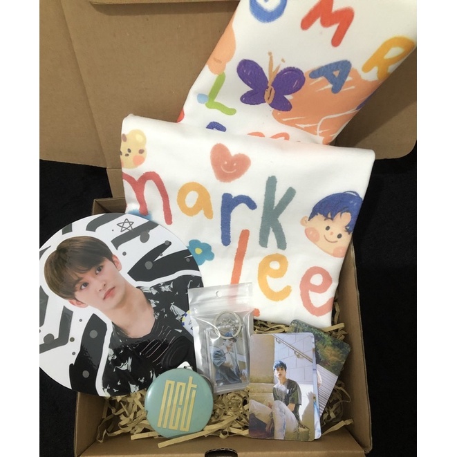 

GIFT BOX/FANKIT Mark corner (READY STOCK)