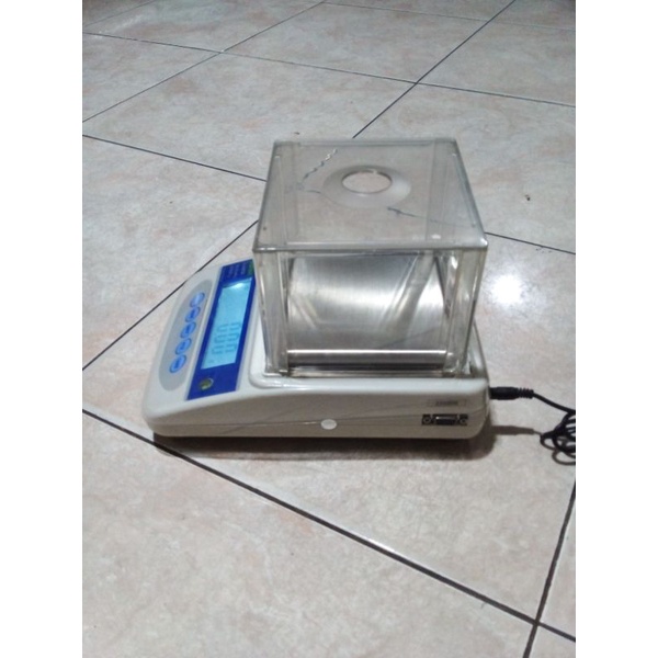 Timbangan Analitik 600gr x 0.01gr Matrix