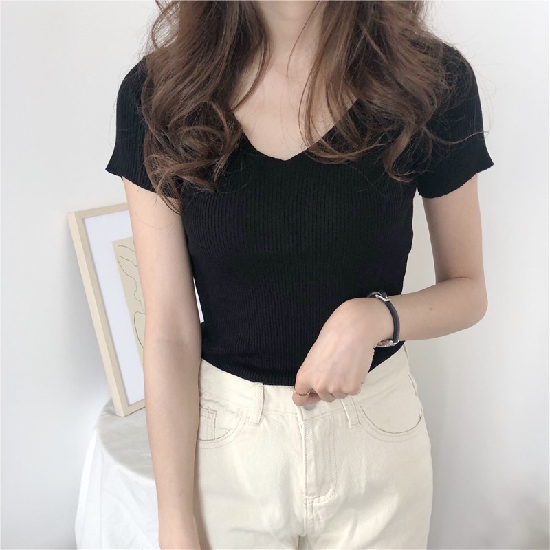 Versi Korea dari pendek seksi v-neck es sutra rajut t-shirt lengan pendek bagian atas wanita tipis