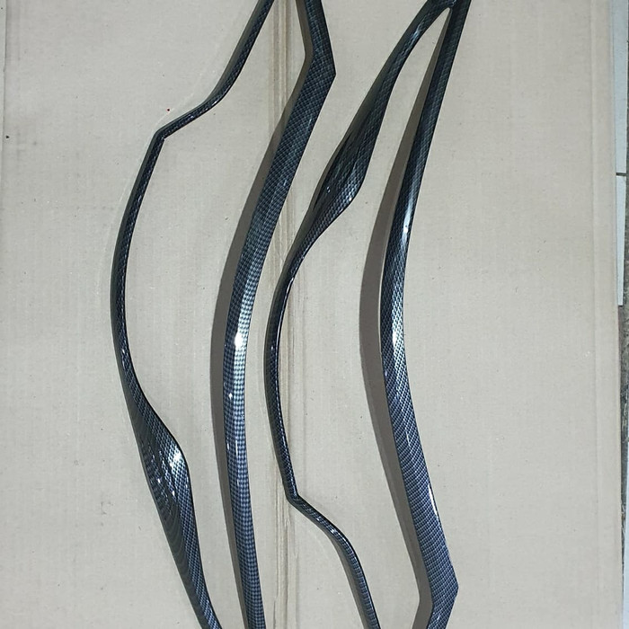 Garnish GARNIS lampu HEADLAMP BUMPER depan TOYOTA  All new fortuner / VRZ MOTIF CARBON