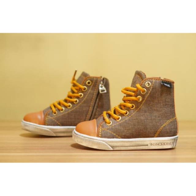 Sepatu decks boots anak