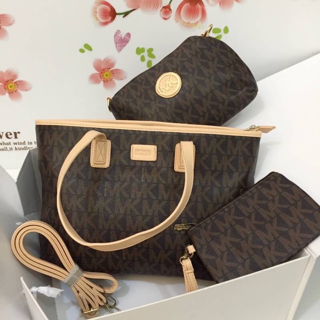 MICHAEL KORS TOTE SET 3 in 1