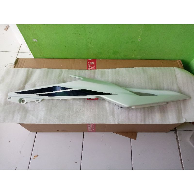 Body belakang cbr 150r facelift sebelah kanan/repsol
