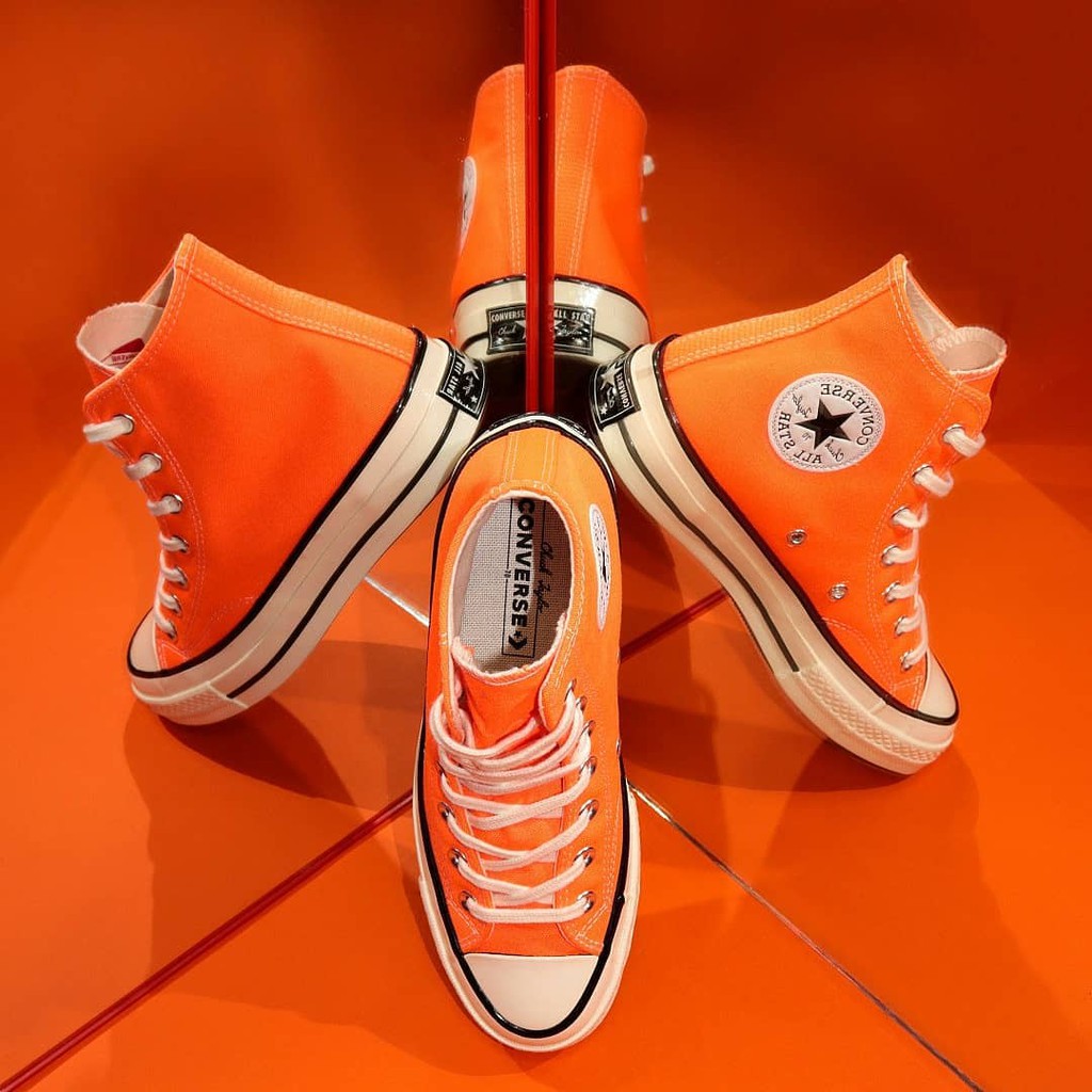 Sepatu Sneakers Unisex CONVERSE Chuck 70 High Total Orange Egret Original 167700C