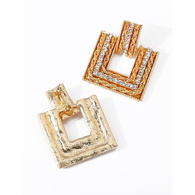 LRC Anting Tusuk Fashion Golden Geometric Cutout Earrings With Diamonds D94659