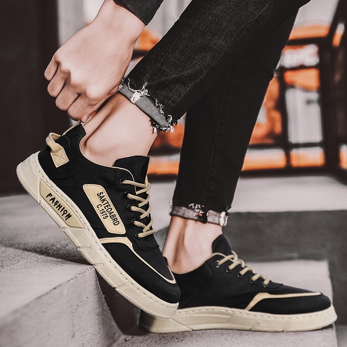 Sepatu Sneakers Pria Kekinian 01103110 Sepatu Casual Fashion Terbaru Outdoor Traveling