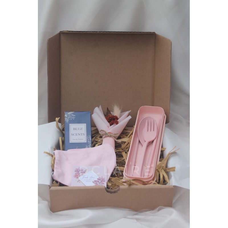 

KADO ULTAH / KADO WISUDA