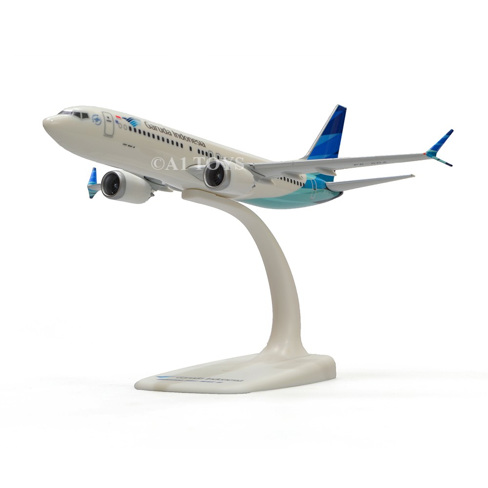 Miniatur Pesawat Garuda Indonesia Boeing B737 Max 8 Herpa 19 cm 1:200