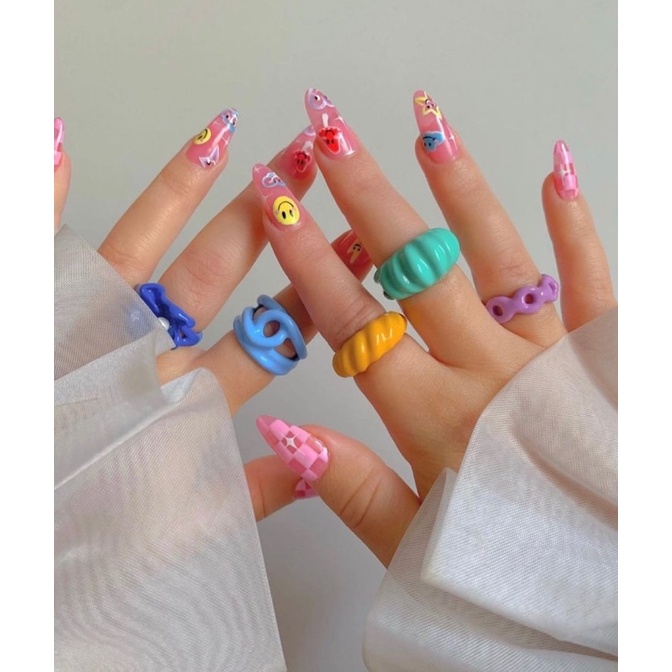 Geometrical bulky statement ring / colorful resin ring