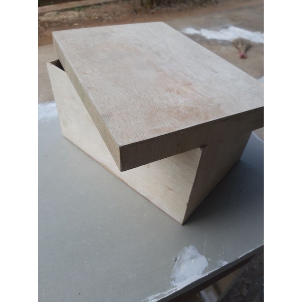 

Kotak 18x15x9 kayu triplek 4mm tutup cup