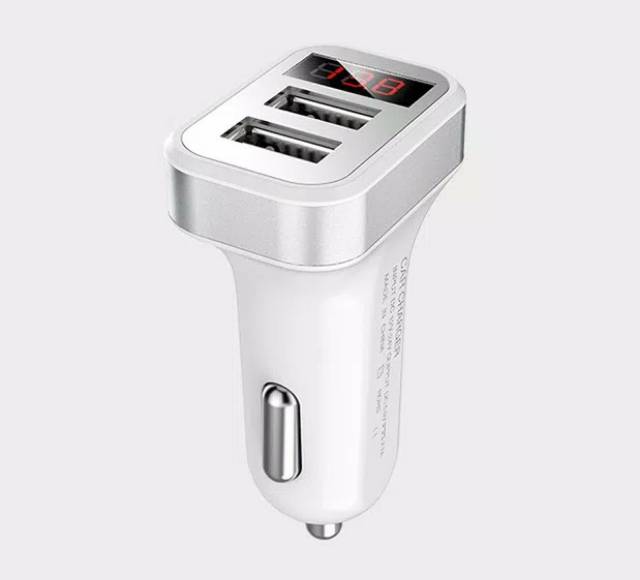 Cas HP Smartphone Di Mobil Dual USB Car Charger with LED Display