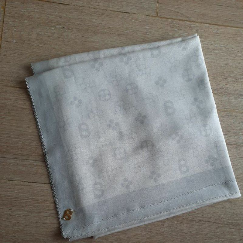 Buttonscarves Monogram series vanilla