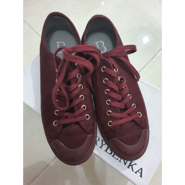 sepatu sneaker berrybenka