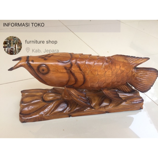 Patung ikan arwana