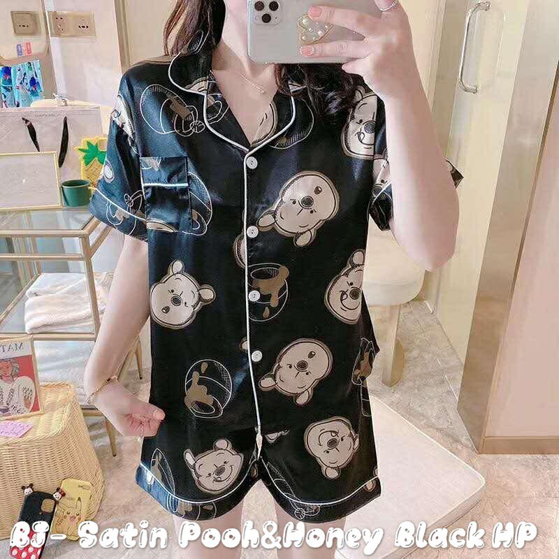 piyama/pajamas motif pooh satin pdk black.homewear/sleepwear/bajutidur pooh pendek satin hitam wanit