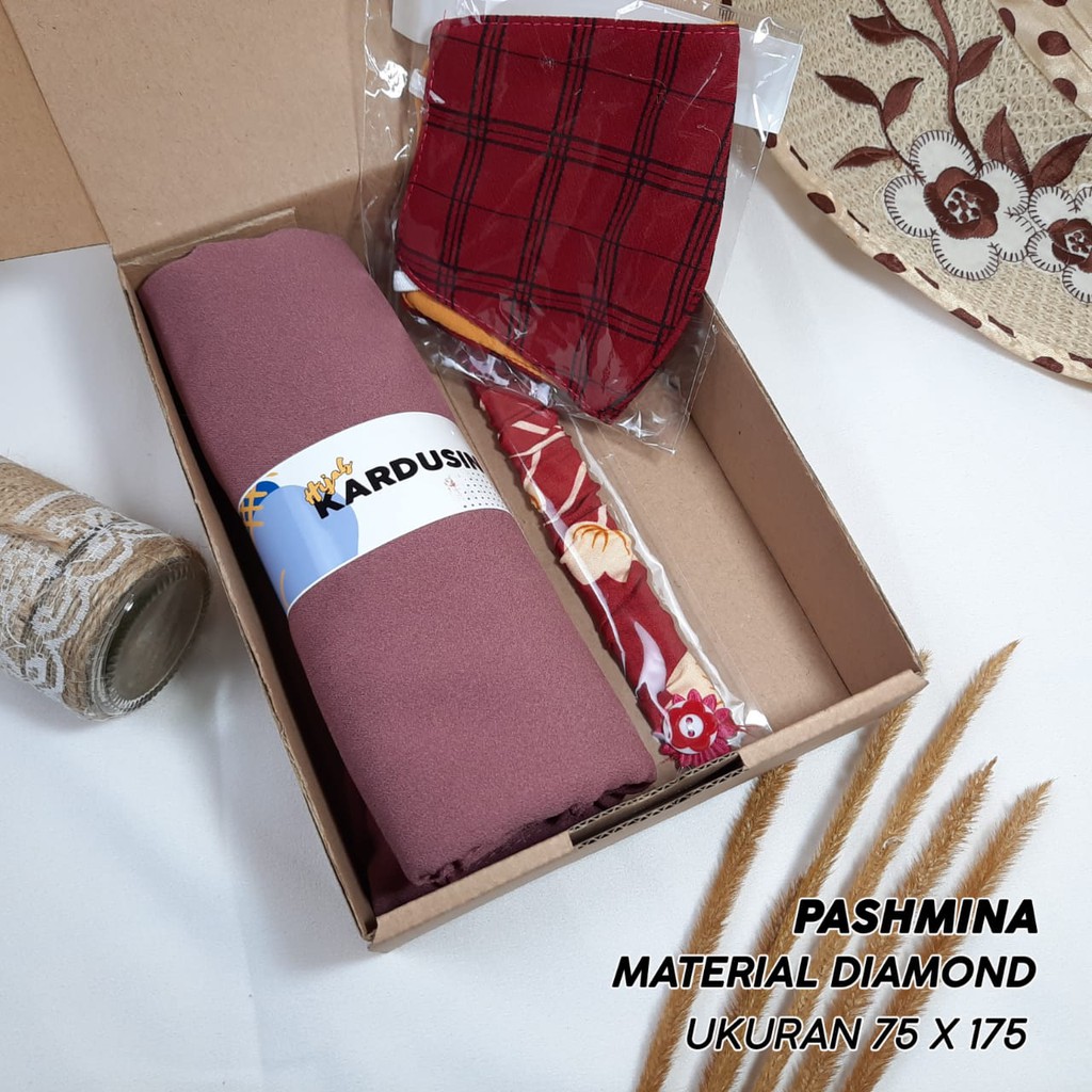 

Hampers Hijab Termurah / Gift Box / Kado Ulang Tahun Cewek Pacar Gebetan Pashmina Diamond