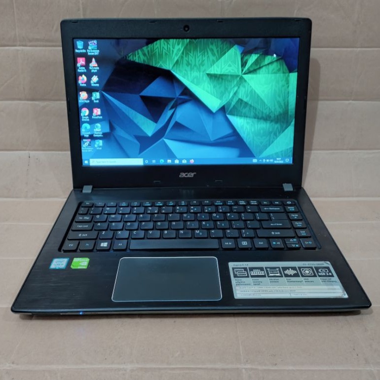 Acer Aspire E 14 E5-475G Intel Core i5-7200U 8GB 256GB SSD with nvdia 940mx
