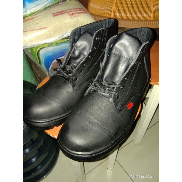 sepatu safety kickers original