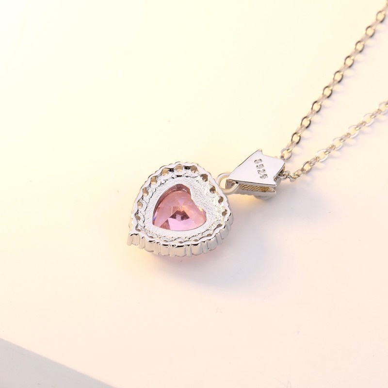 [Ready Stock]Fashion Elegant Diamond Heart-Shaped Pendant Necklace