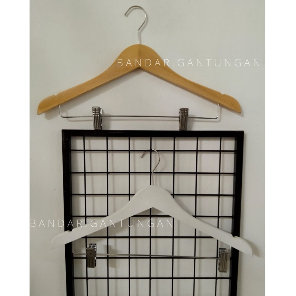 Hanger Kayu Jepit Besi Premium Celana Rok Warna Natural/Putih Gantungan Baju Distro Butik Celana Rok Jepit Besi-BH