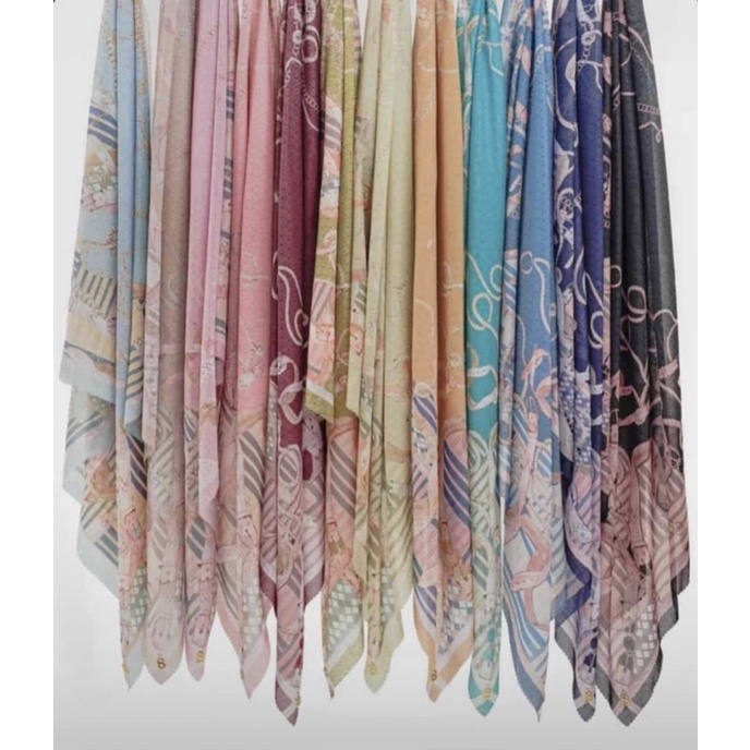 The Chain 2 La Bella Series by Buttonscarves