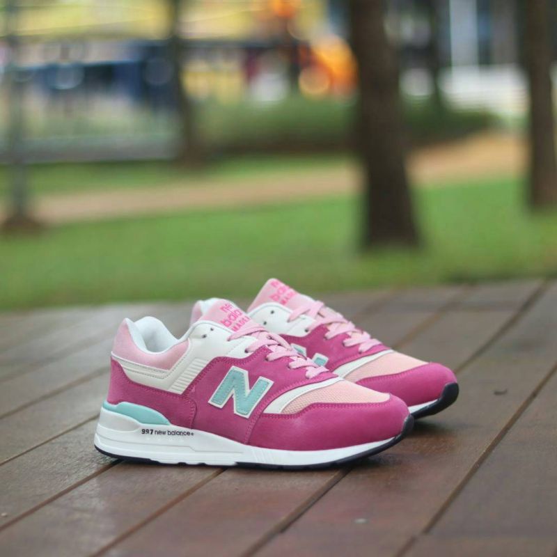 Sepatu sneaker klasik wanita terbaru termurah size 36-41