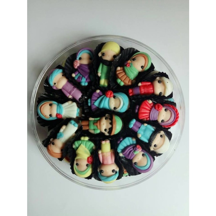 

Coklat Lebaran - Akhi Ukhti (Au) Coklat Karakter Kue Lebaran Unik Souvenir Unik