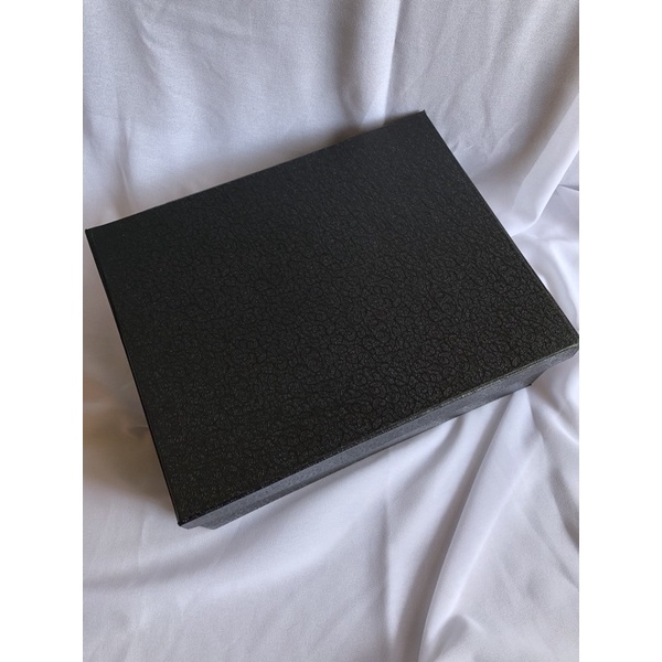 

kotak kado hardbox hampers size 30x25x8