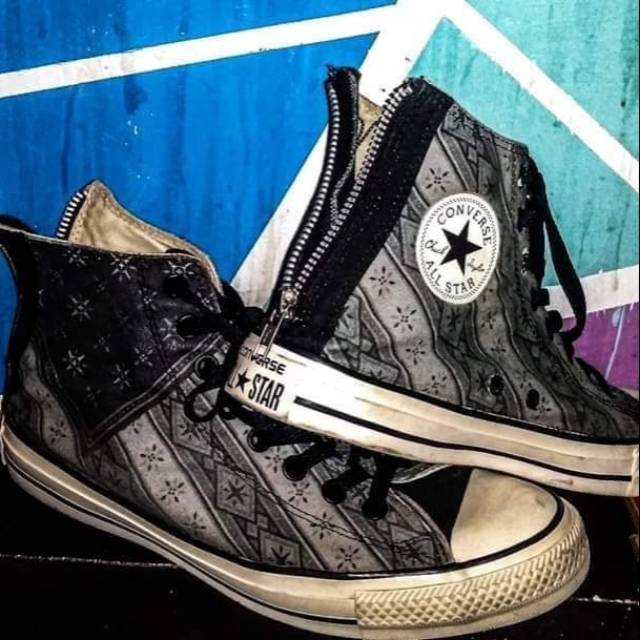 Converse zip batik