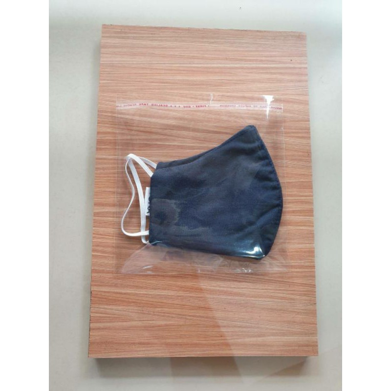 

Plastik Masker Opp/Lem uk 15.7x13x040 Teballl.isi 100 lembar