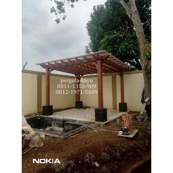 pergola kayu kamper