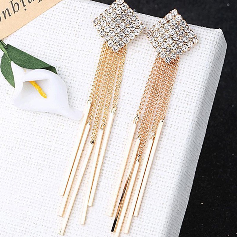 Anting Gantung Panjang Model Rumbai Kristal Warna Emas Untuk Wanita