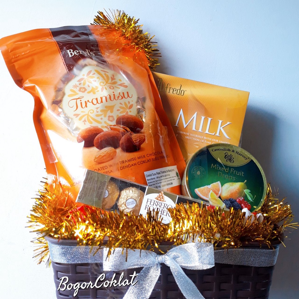 

Parsel Tahun Baru New Year 2022