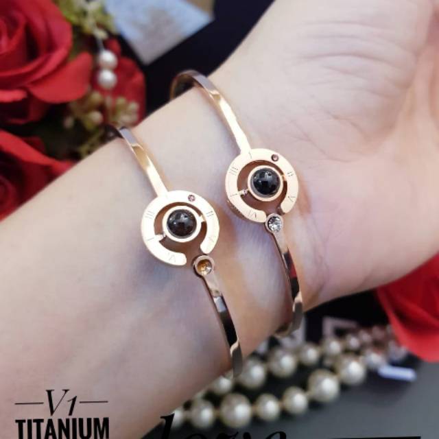 Titanium gelang 1826j