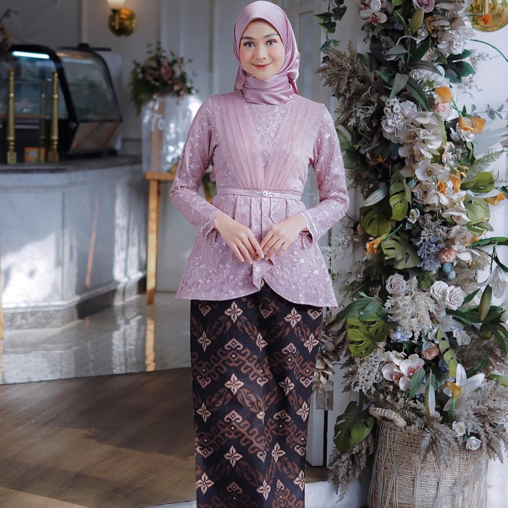 NAYAKA BATIK - Baju Kondangan Wanita Kebaya Modern Aretha Kebaya Wisuda Set Wanita Batik Modern Setelan Kebaya Brukat