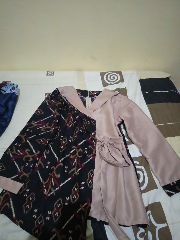 Blouse Zeena Combi Moscrepe Blouse Kombinasi Atasan Wanita