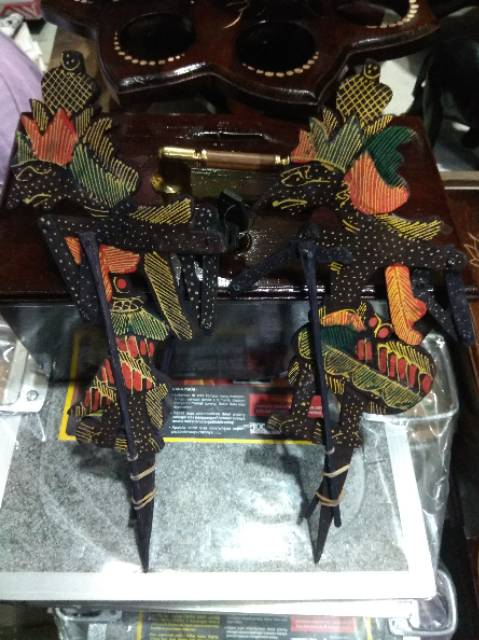 SEPASANG WAYANG KULIT RAMA SHINTA UKURAN S 30 x 9 cm BAHAN KAYU BATIK - DEKORASI RUMAH MURAH