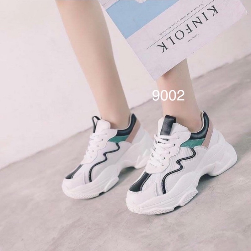 sneakers 9002c size 36,37 tinggi 5cm wanita import realpict