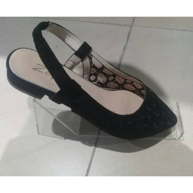 Sepatu flat shoes perempuan by zelia