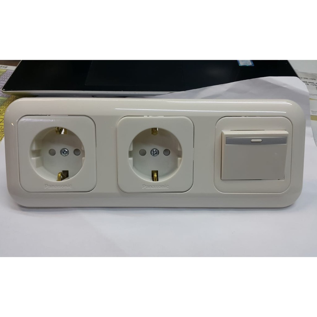 Panasonic Wide Series StopKontak 2Gang + Saklar Engkel / Tunggal mata besar Putih