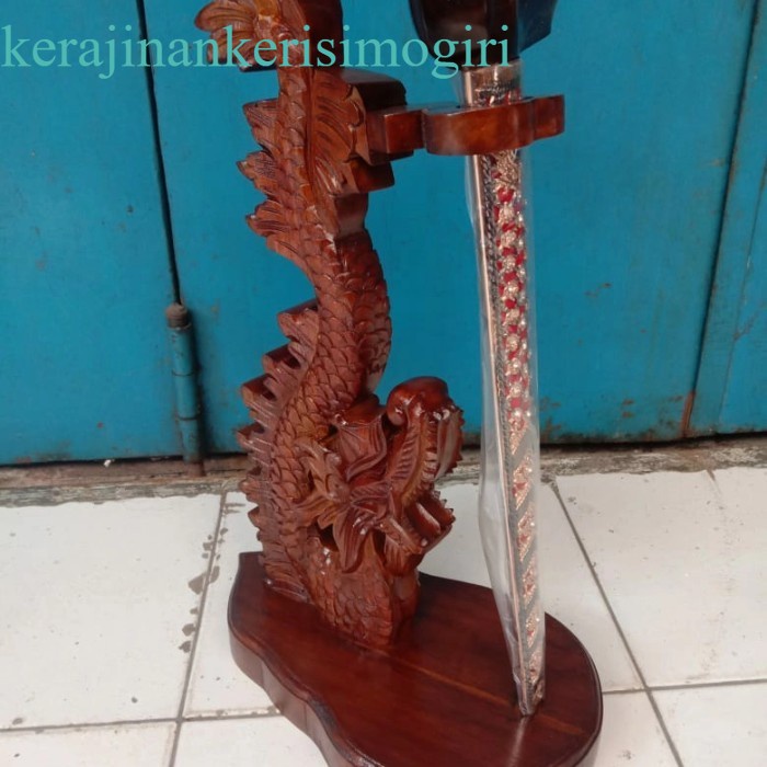 

Jagrak Keris Tempat Keris Ukir Sederhana Isi 1