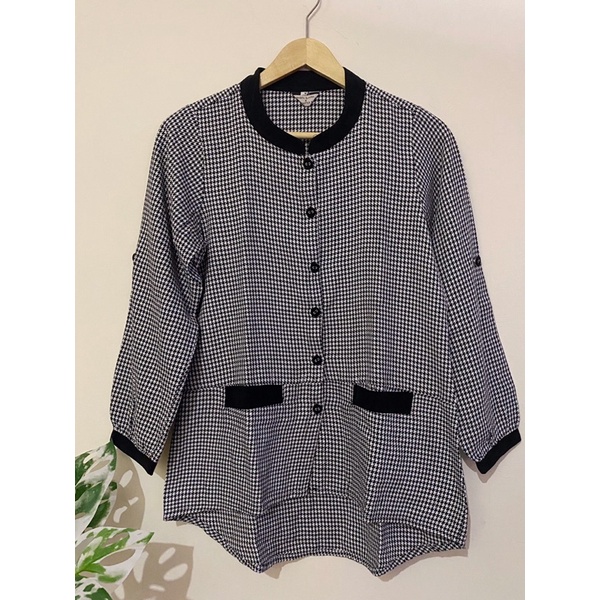 (PRELOVED) Kemeja Blouse Houndstooth Nagita Slavina x Chapter 9