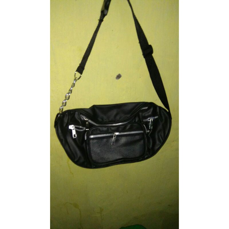 TAS SELEMPANG IZY