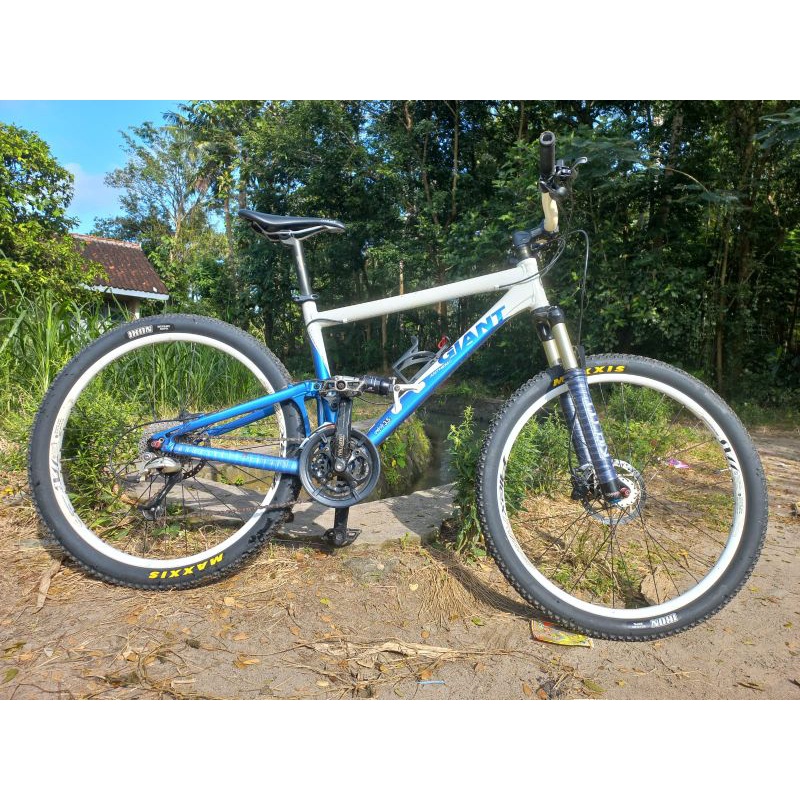 SEPEDA GIANT ANTHEM S