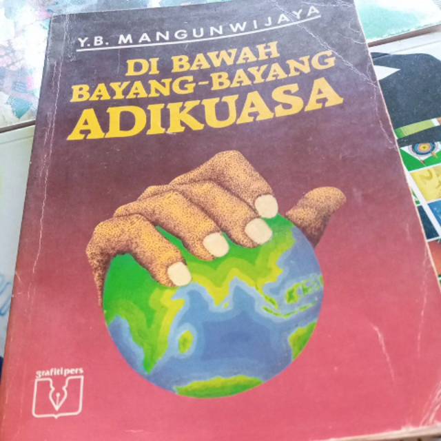 DI BAWAH BAYANG BAYANG ADIKUASA