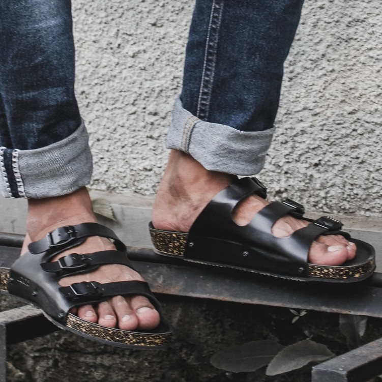 Licht Black | 39-45 | Sandal Strap Kulit Santai Casual Ori Pria Cowok Sendal Original | FORIND x Story of Monday Mndy