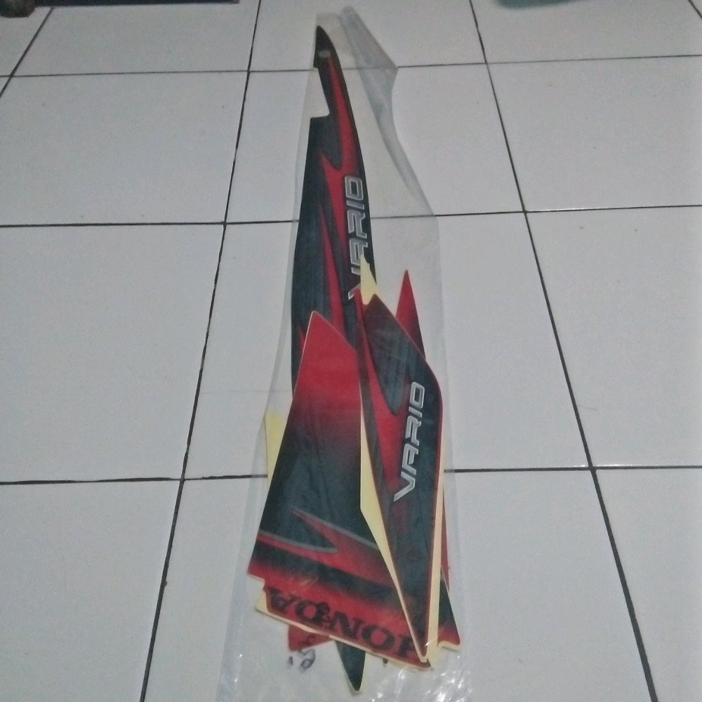 Stiker striping sticker honda vario 110 cw karbu 2007 merah